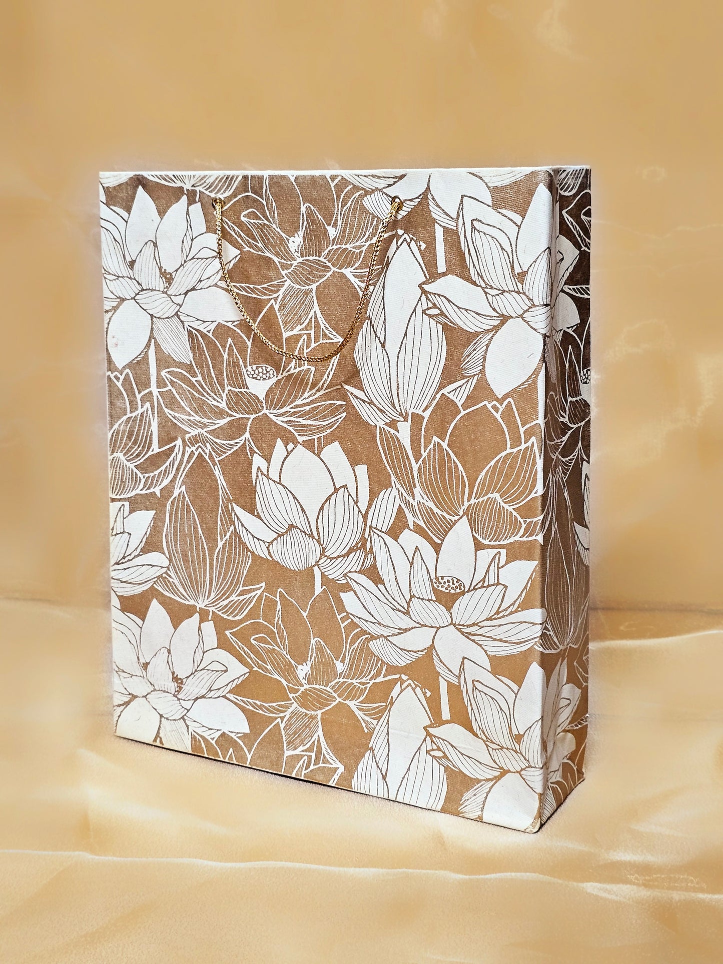 White Lotus Paper Bag (Set of 3)