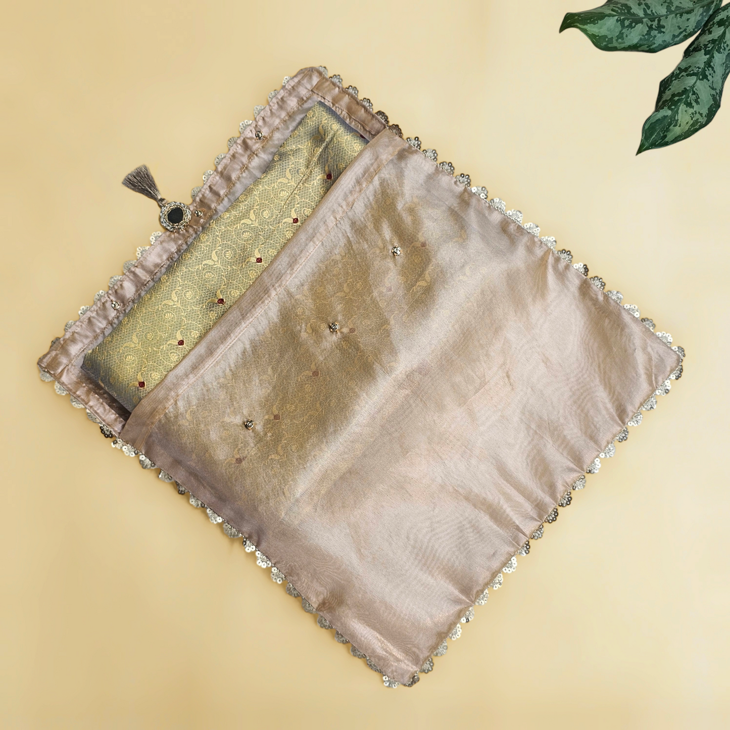 Scallop Tissue Saree Cover