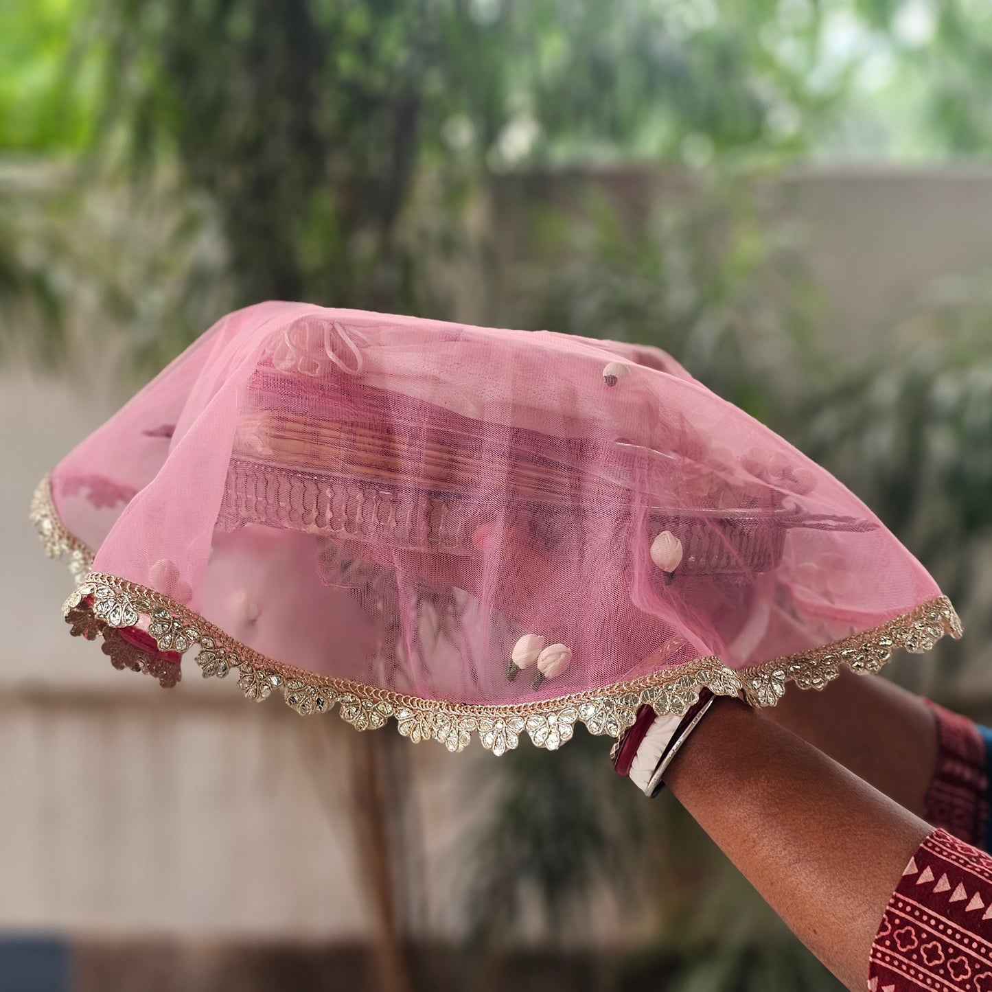 Round Shola Net Tray Cover